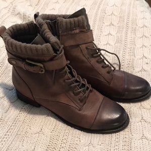 Arturo Chiang lace up ankle boots